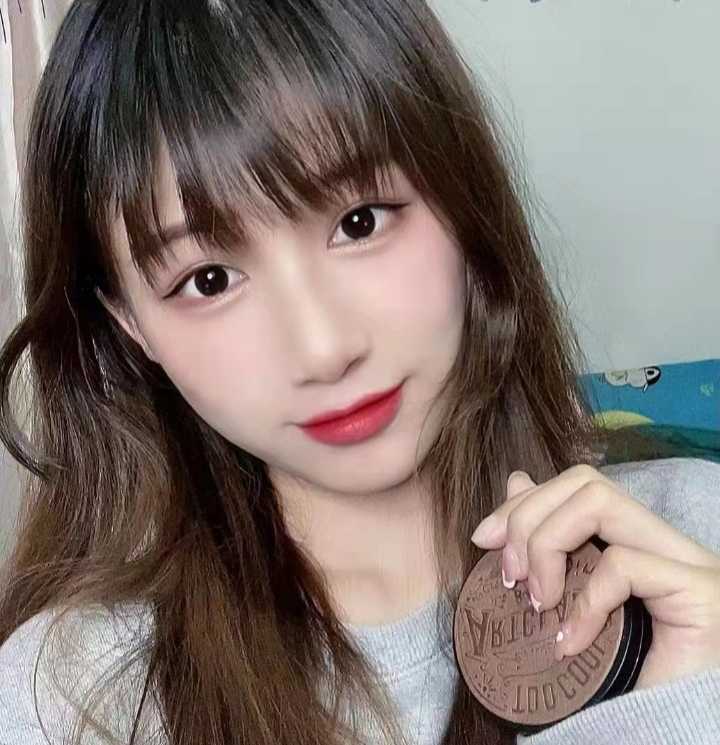 可爱乖巧的大胸妹子