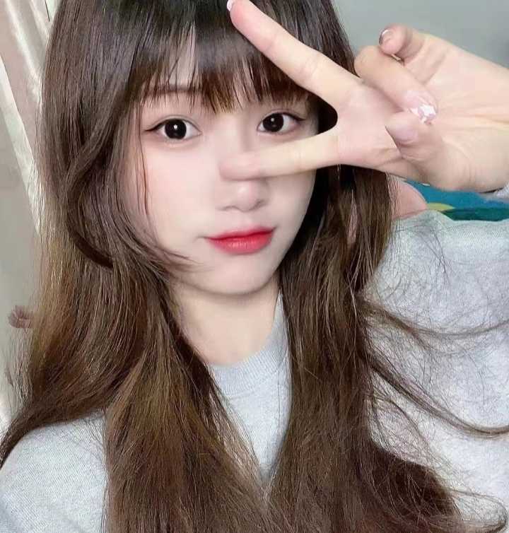 可爱乖巧的大胸妹子