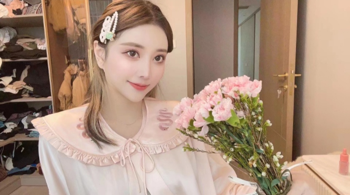 颜值超棒的妹子