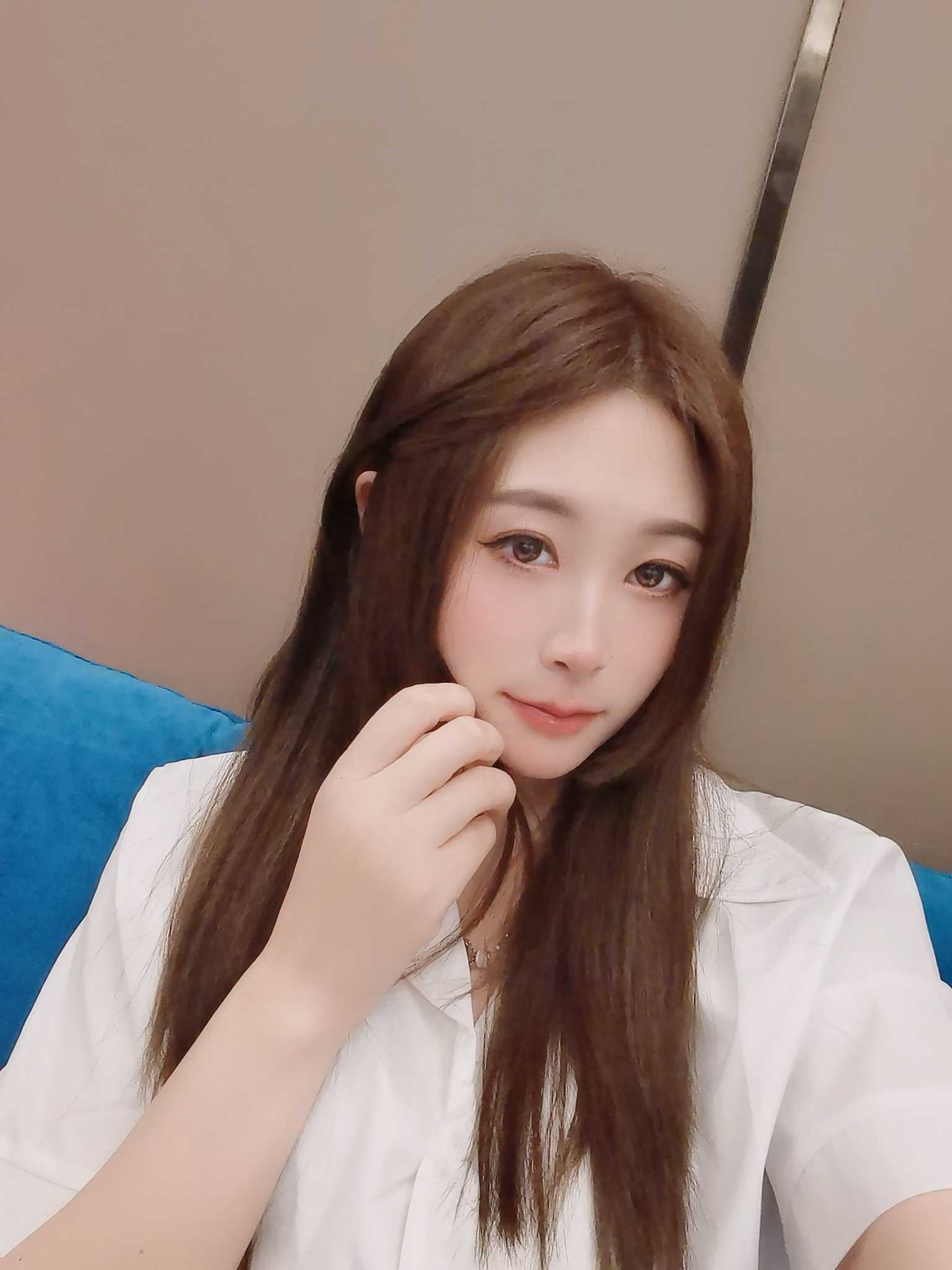 徐东保利城可盐可甜真实美女