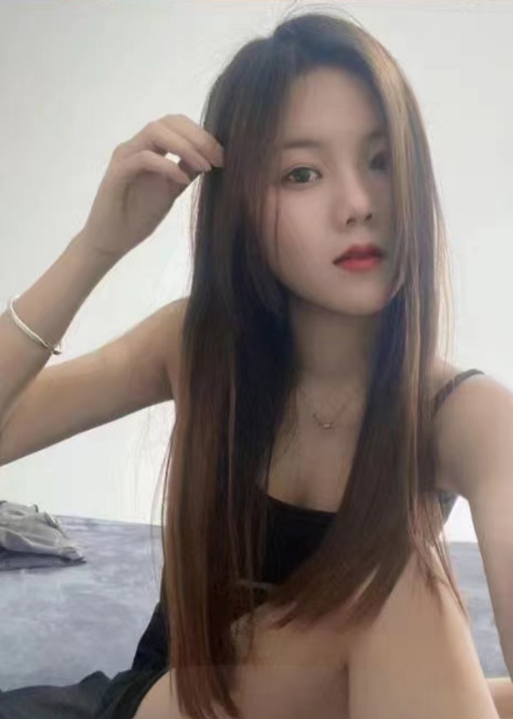 女友感十足的妹子