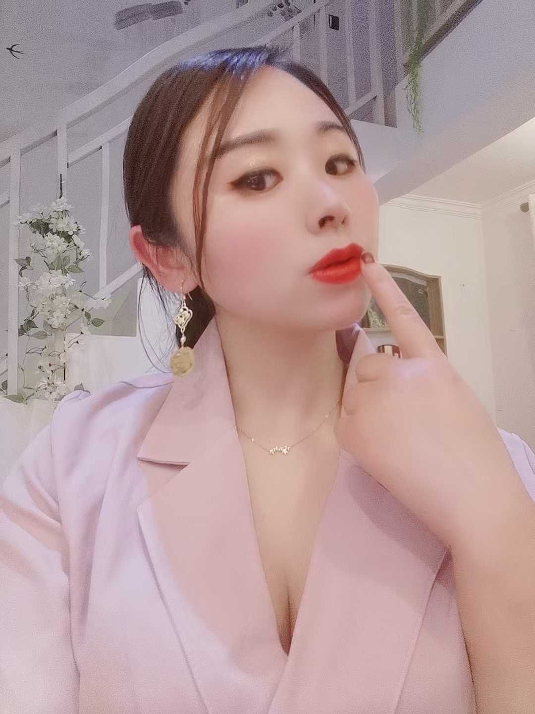 个人按摩js，有地方！会养生。油压ty，spa小活妹子！