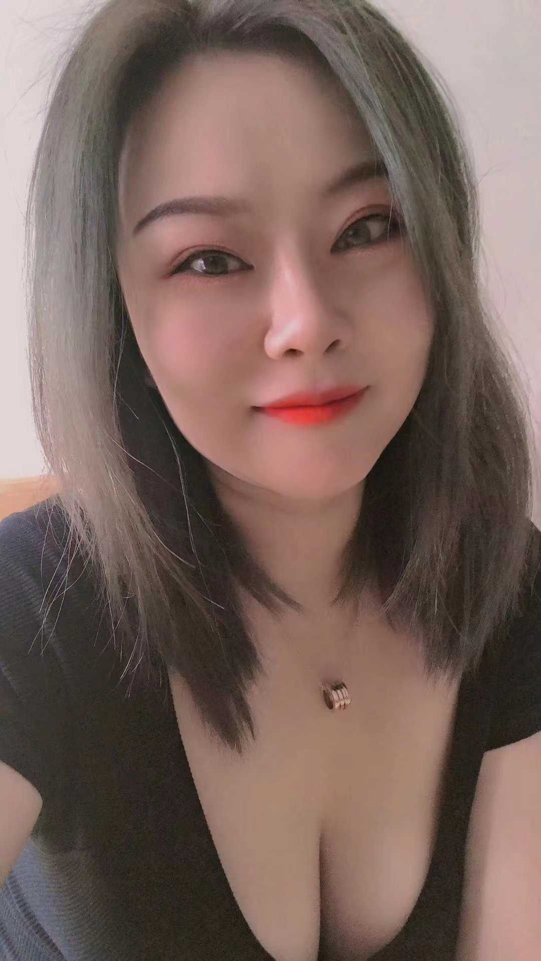 深圳南山区大胸美女田恬