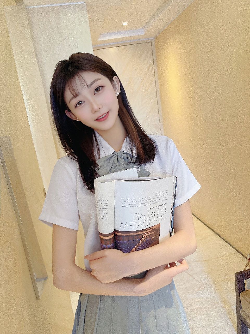 身高170，长相乖巧可爱