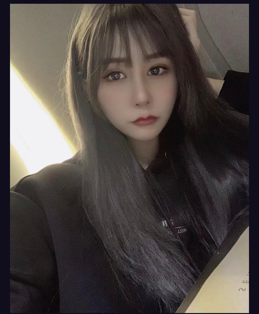 皮肤白嫩的大胸妹子