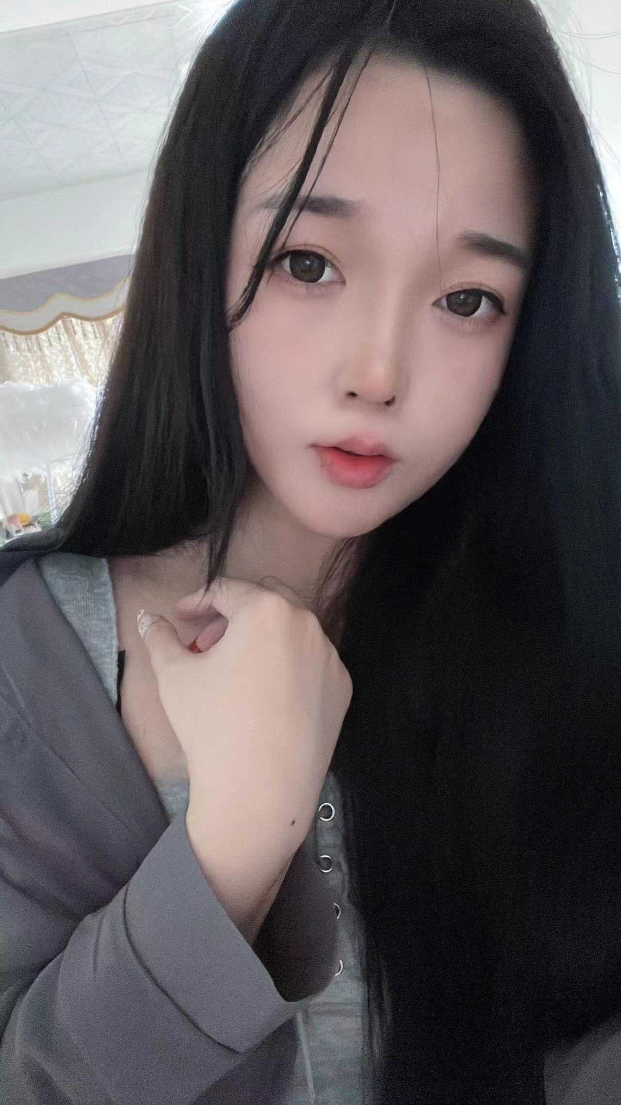 长得很清纯的女神呀