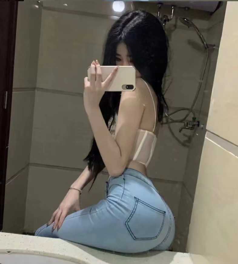 性感妩媚的允儿