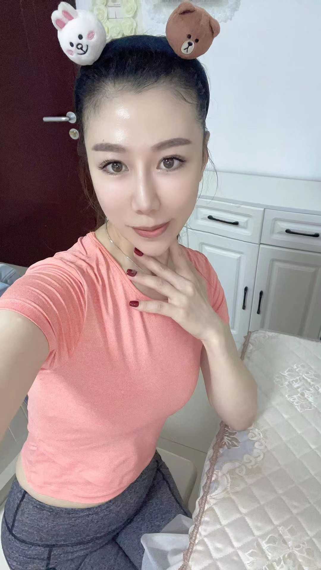 极品少妇 让你满意到飞起来