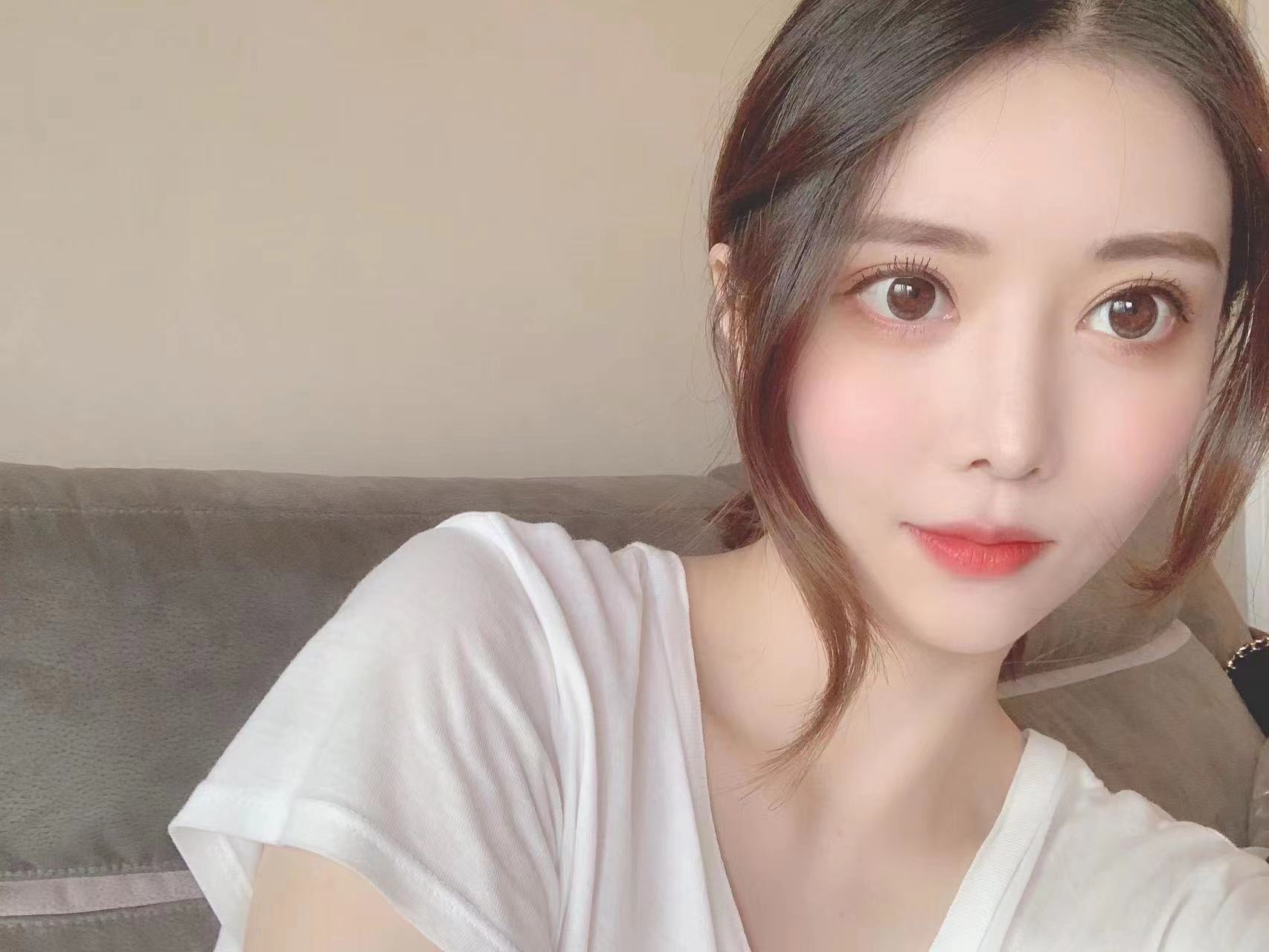 气质很清纯的妹子