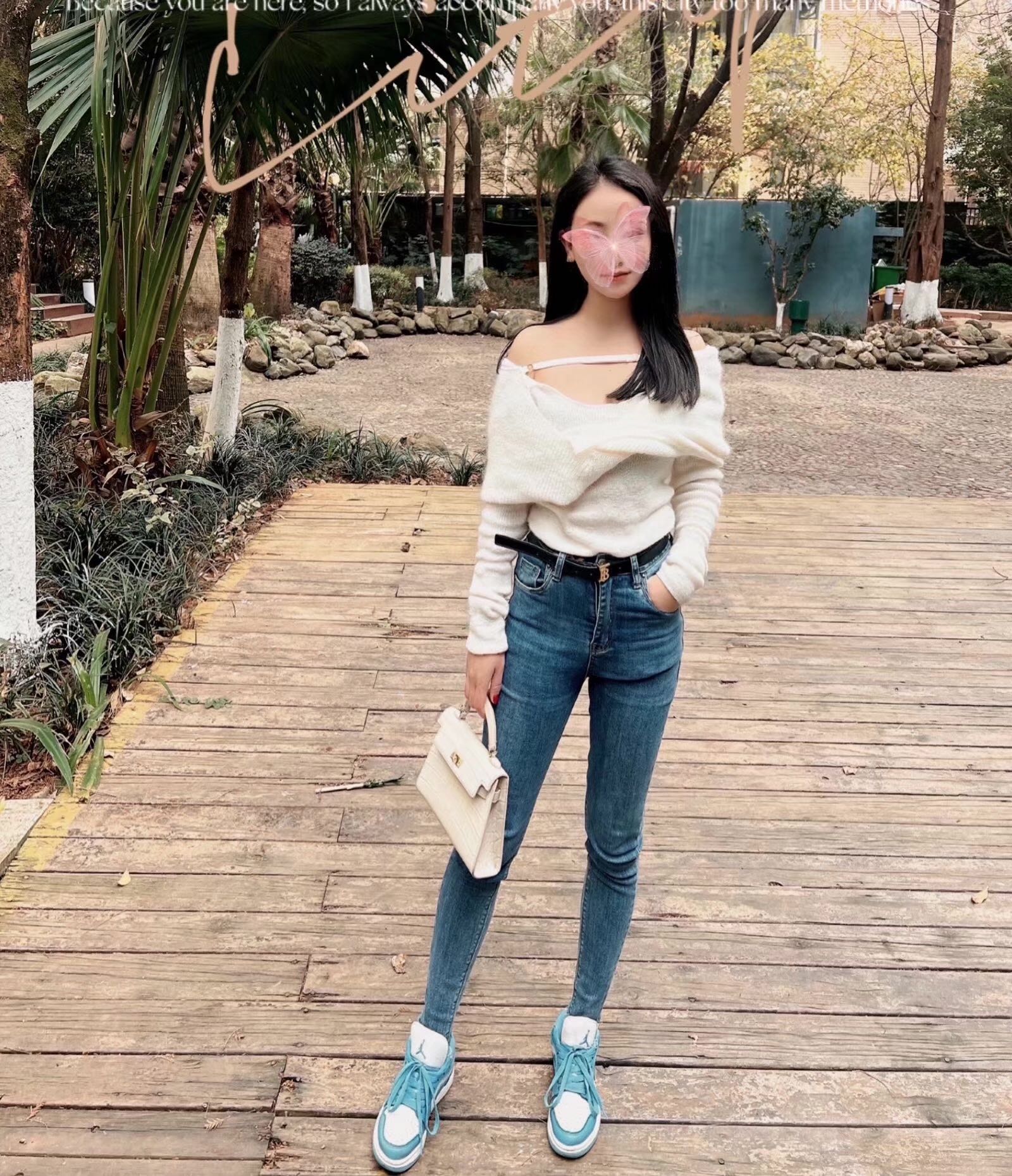 云南映象娇小性感妹妹