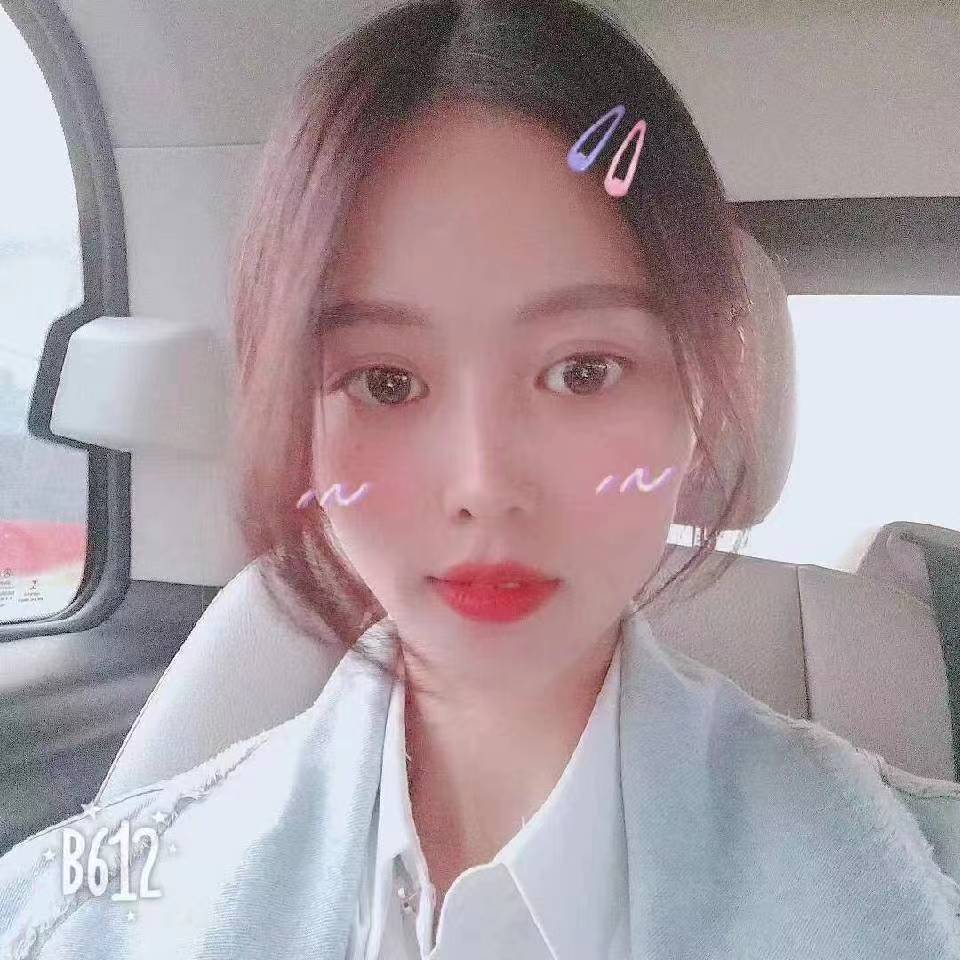 长相呆萌的美女小姐姐