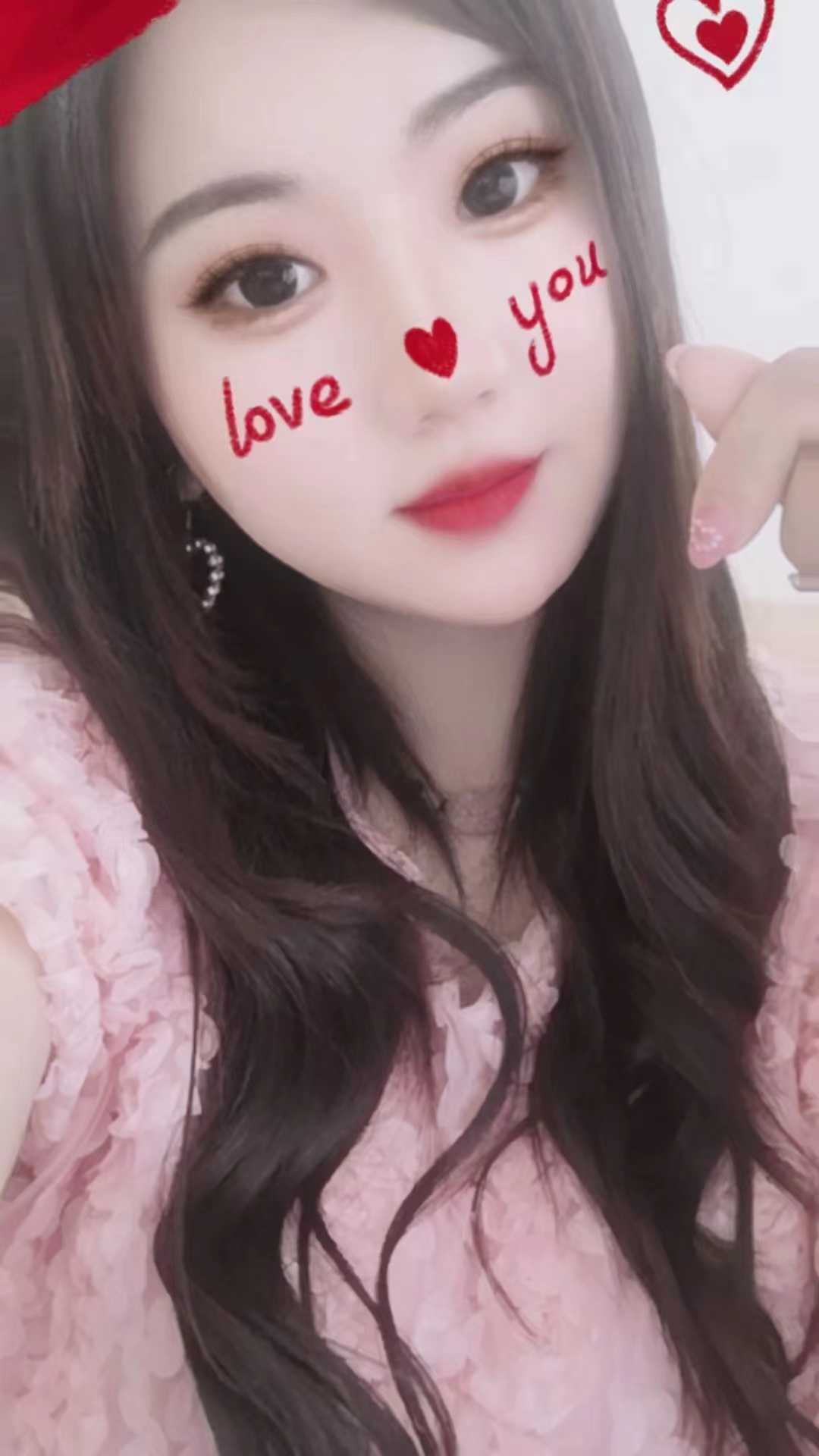 大胸美女小姐姐