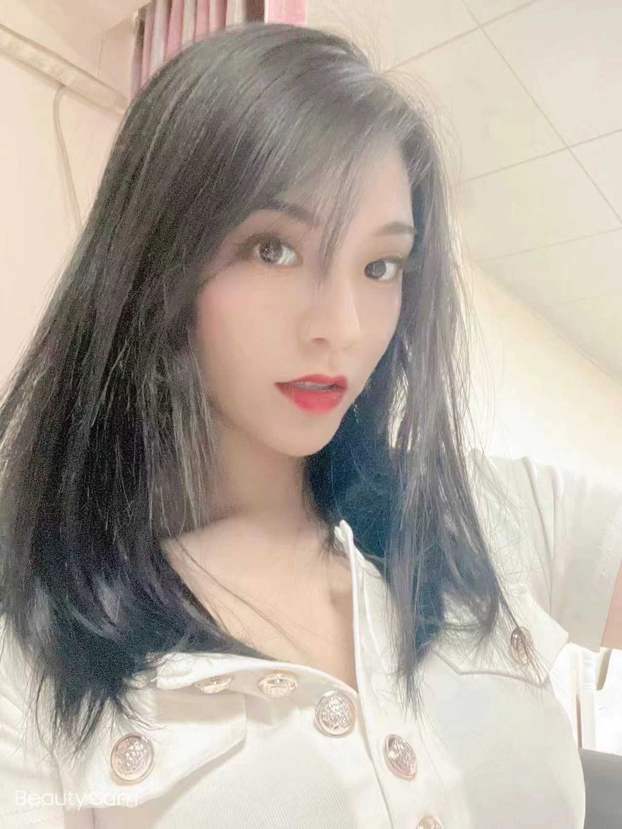 漂亮大方 性感迷人