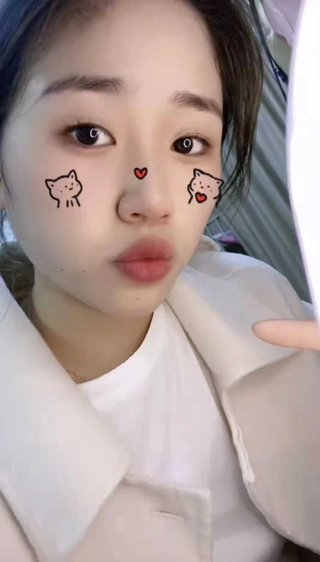 肤白貌美 很有礼貌