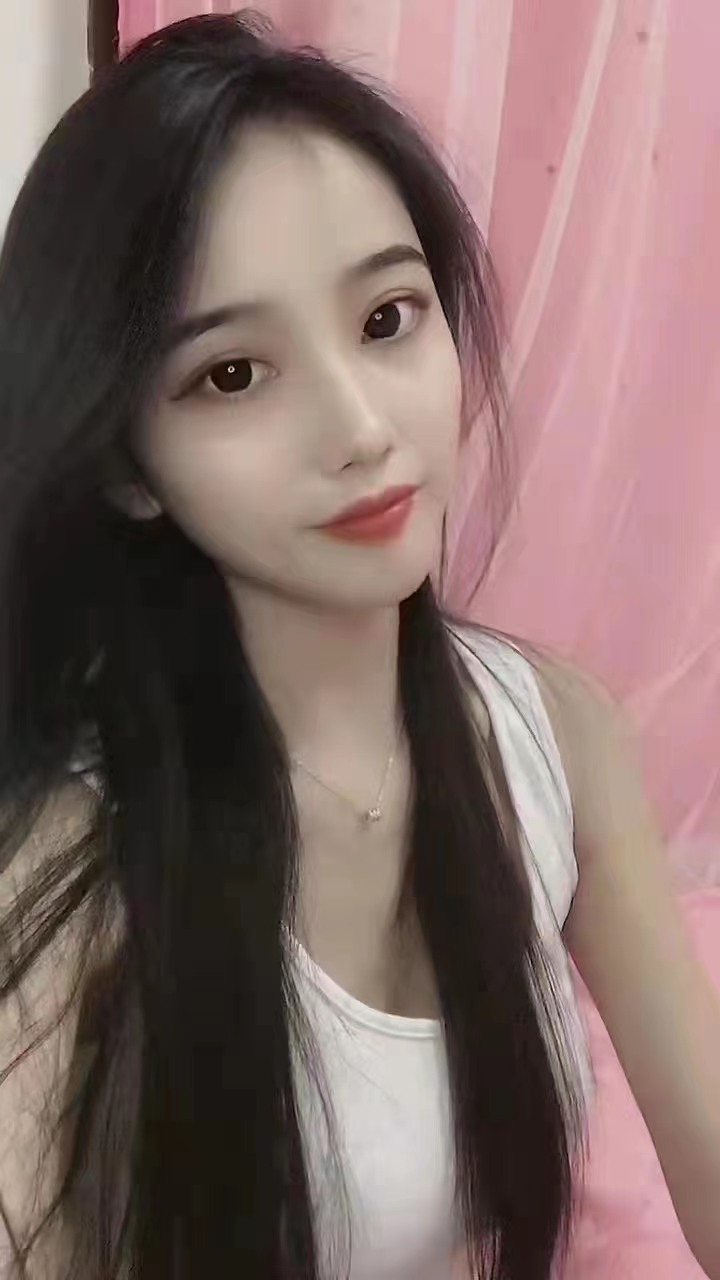 服务好项目多的气质美女