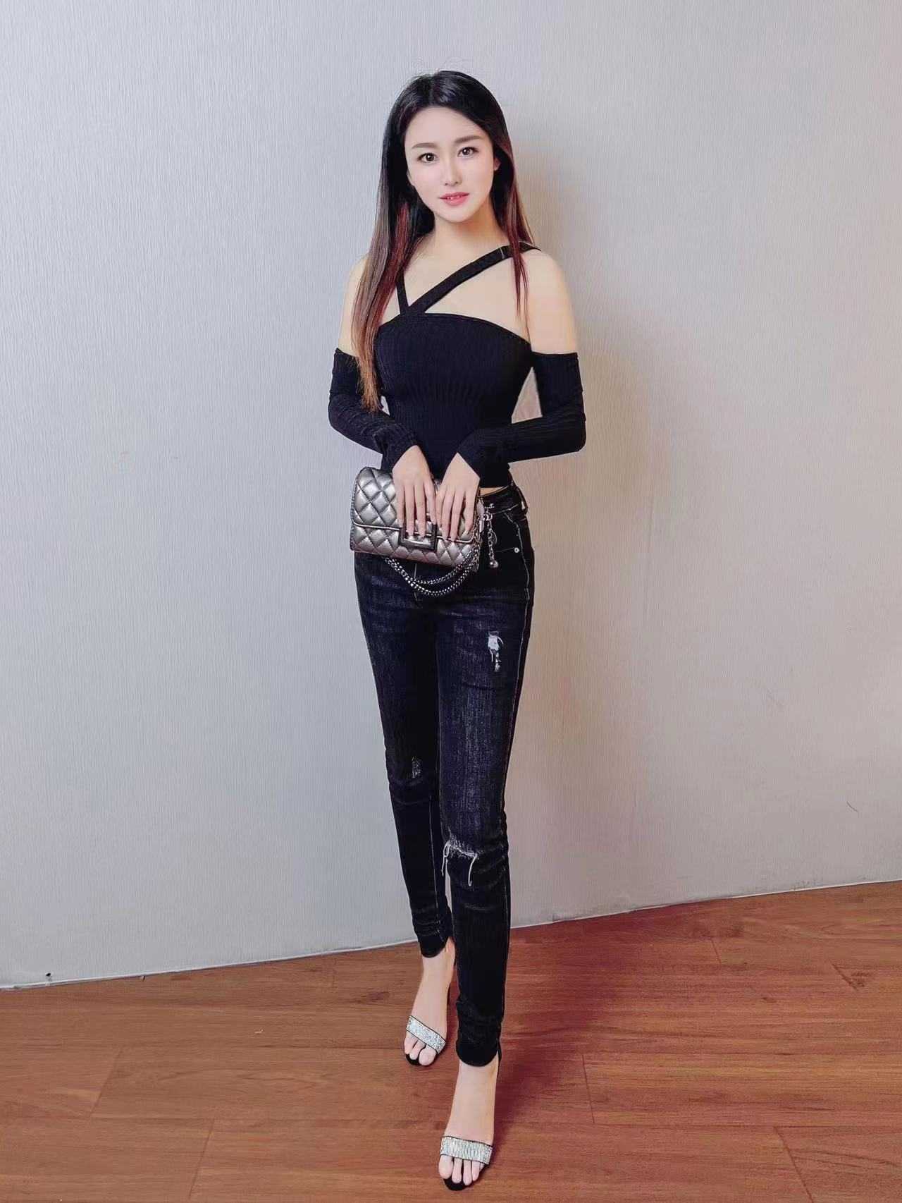 重庆妹子火辣身材