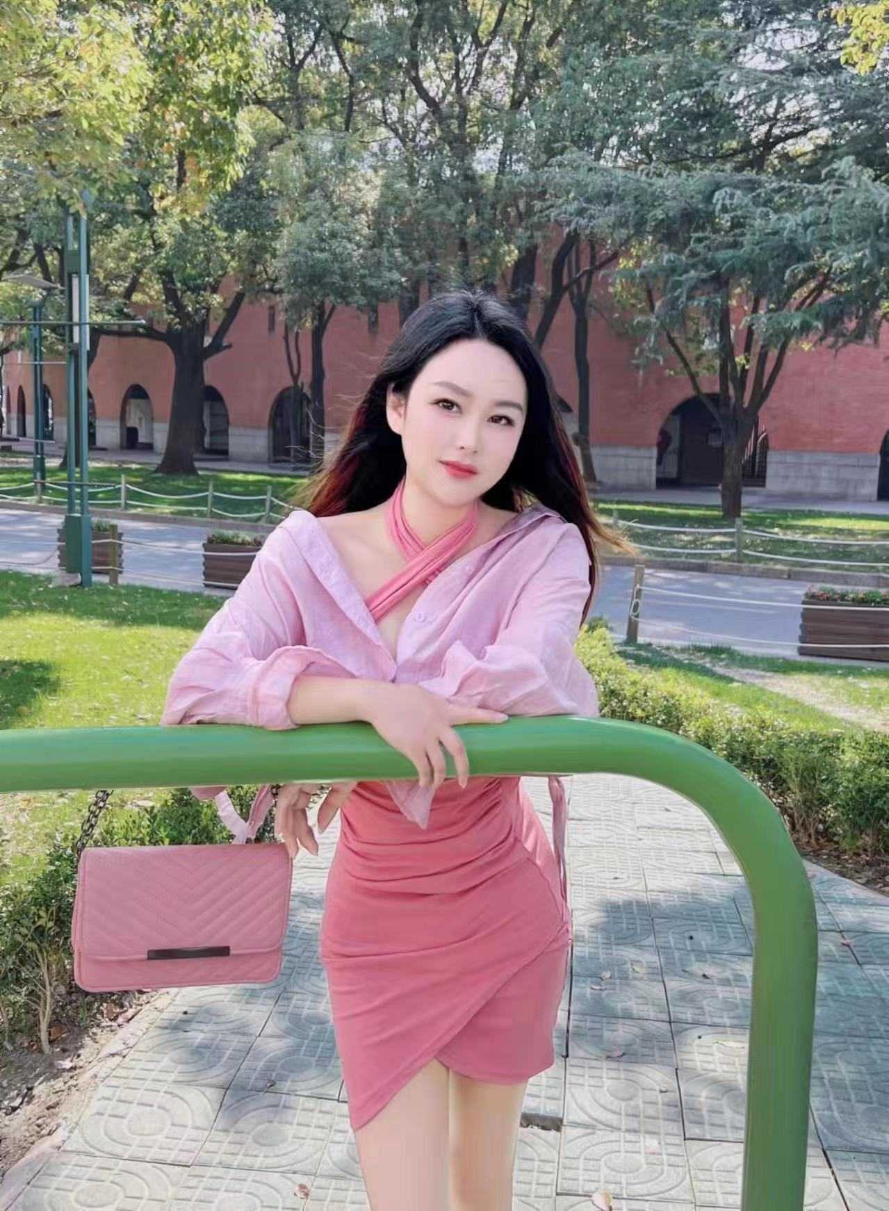 重庆妹子火辣身材