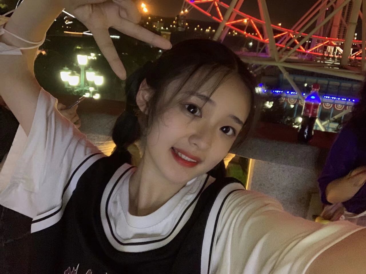 电大附近漂亮小姐姐