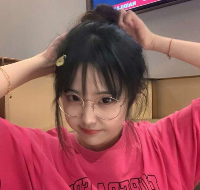 00后小嫩妹，可爱乖巧