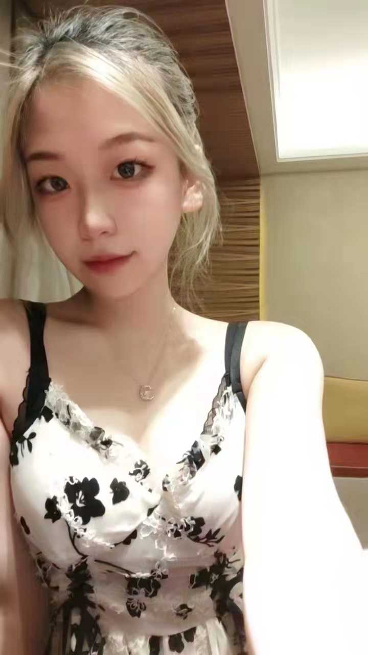 很年轻，很紧的妹子，女朋友的感觉