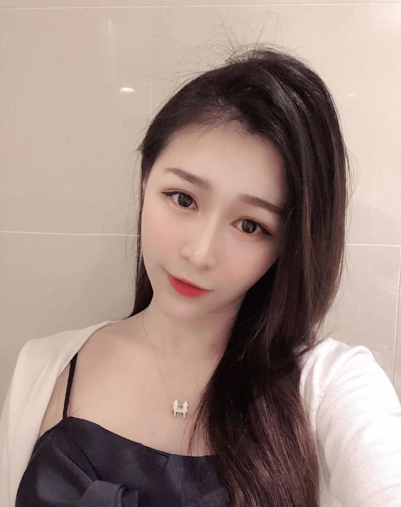 园区极品兼职小姐姐