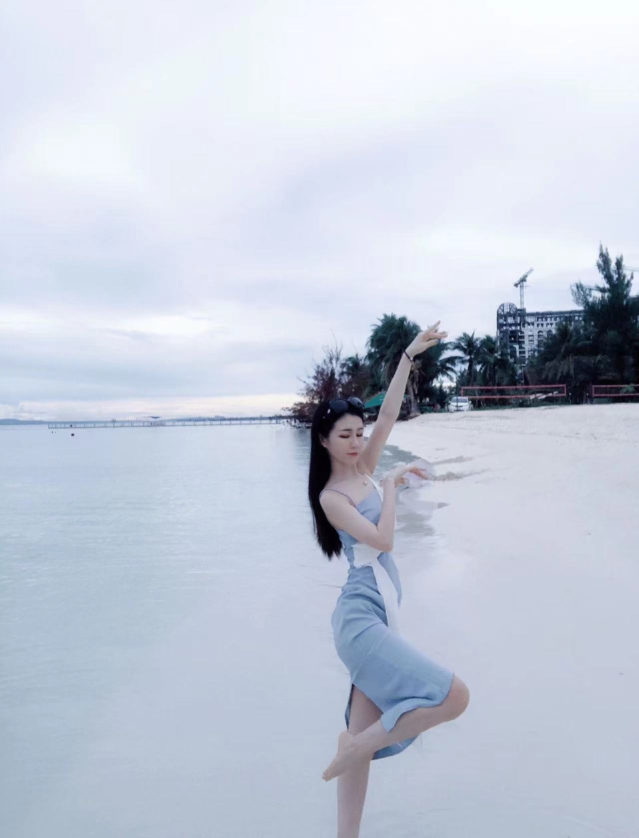 园区极品兼职小姐姐