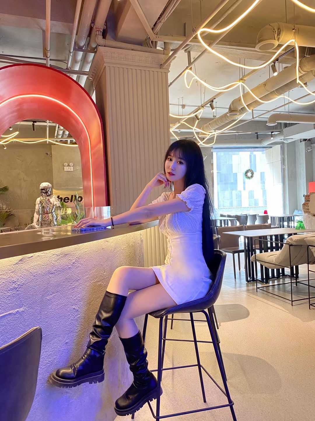 完美女神版兼职小妹