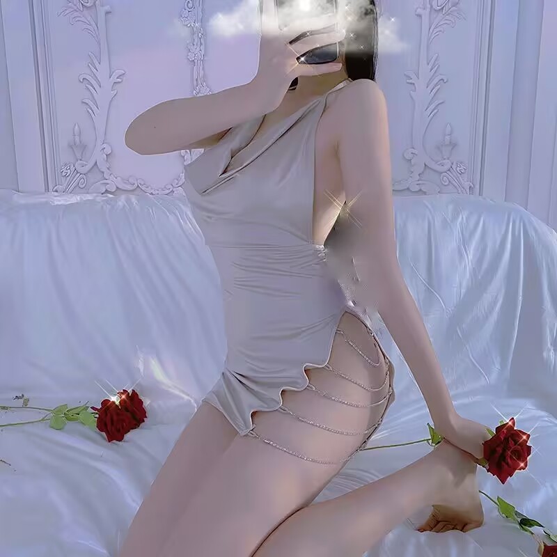 刚下水的大学生，无敌大长腿，包臀黑丝，制服诱惑，