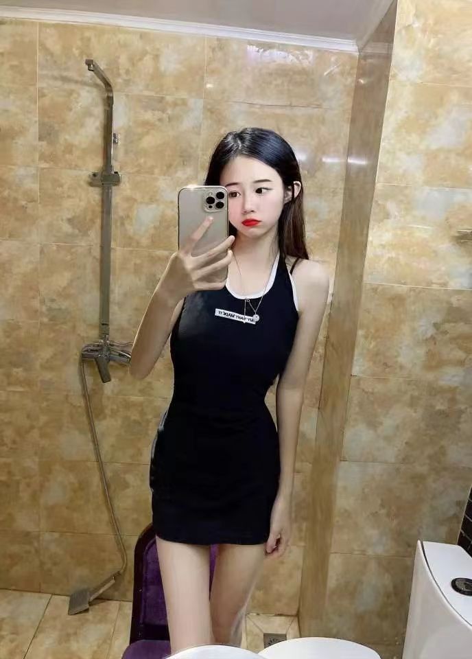 活好健谈，身材极佳