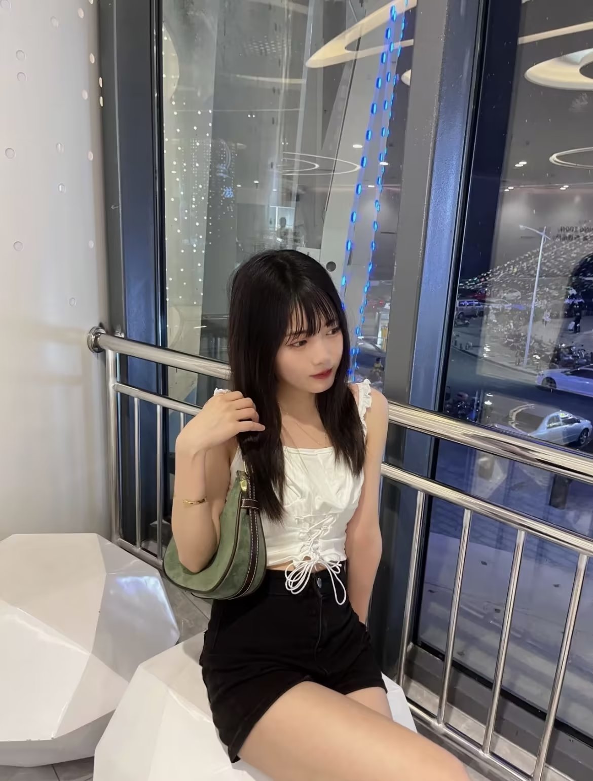 天心区性感美女洛洛老师