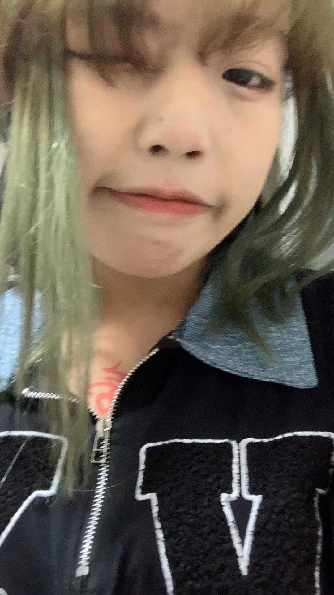 苏州的小哥哥想约的可以联系我