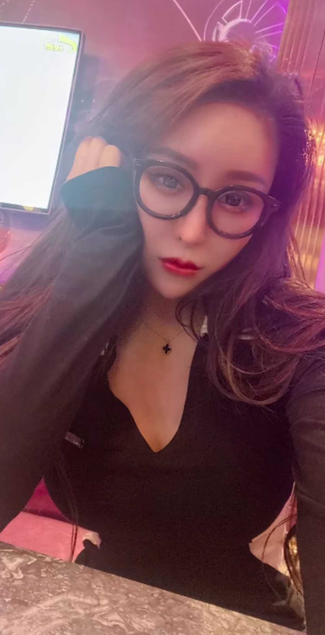 朝阳区性感美乳美女