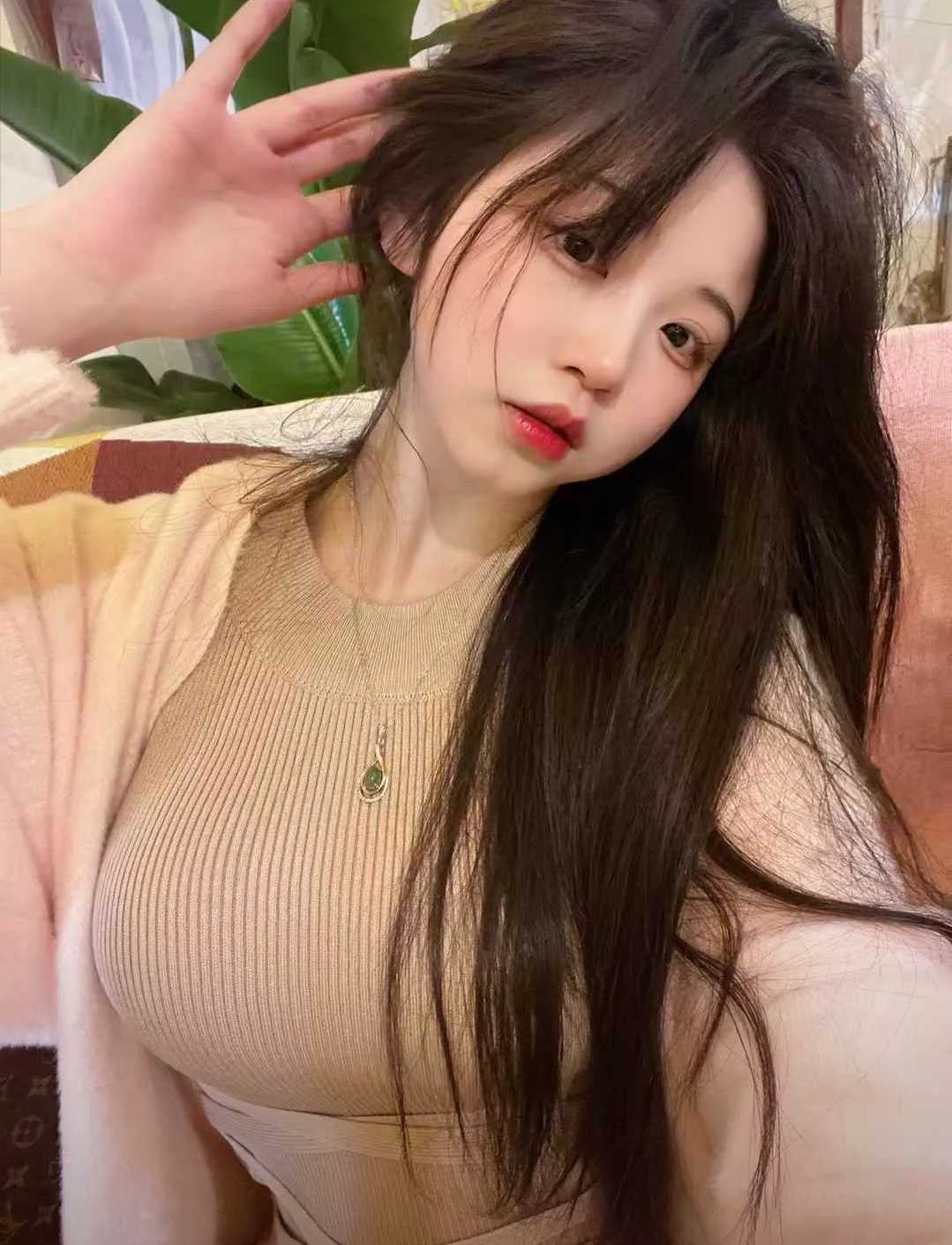 性感多姿 叫声甜美 会夹阴