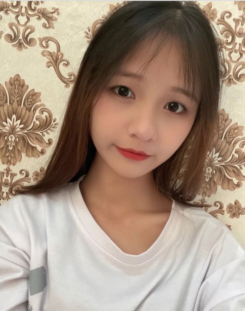 首下海，待客活泼开朗可调教