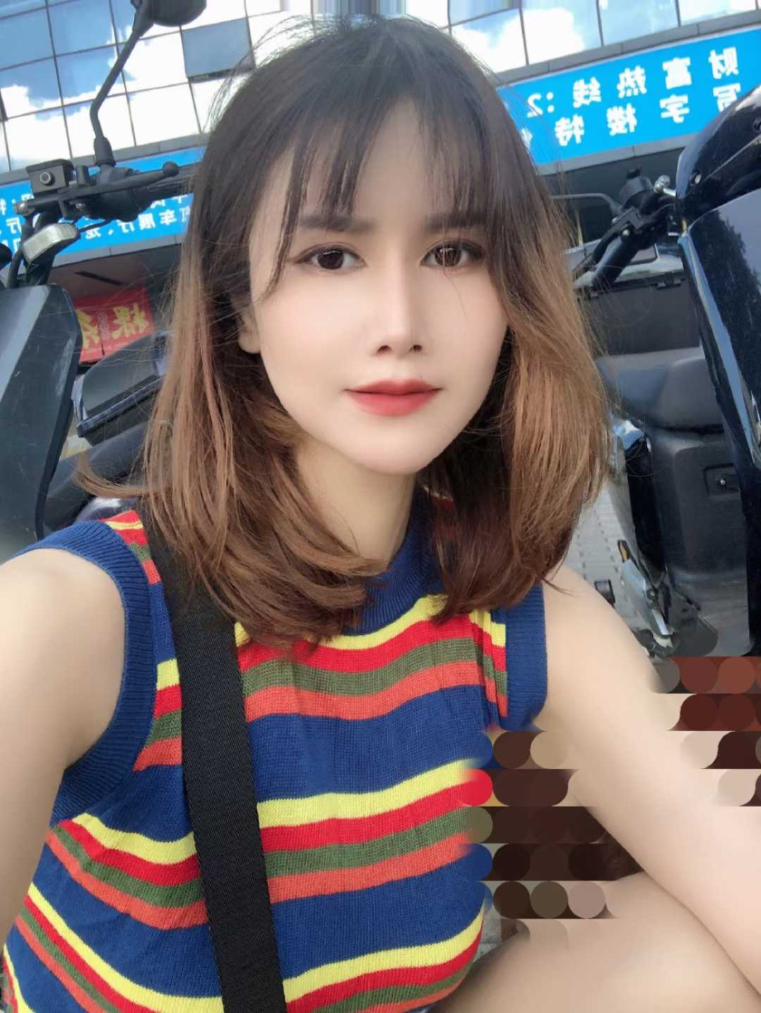 龙华雨侨，很漂亮的妹子