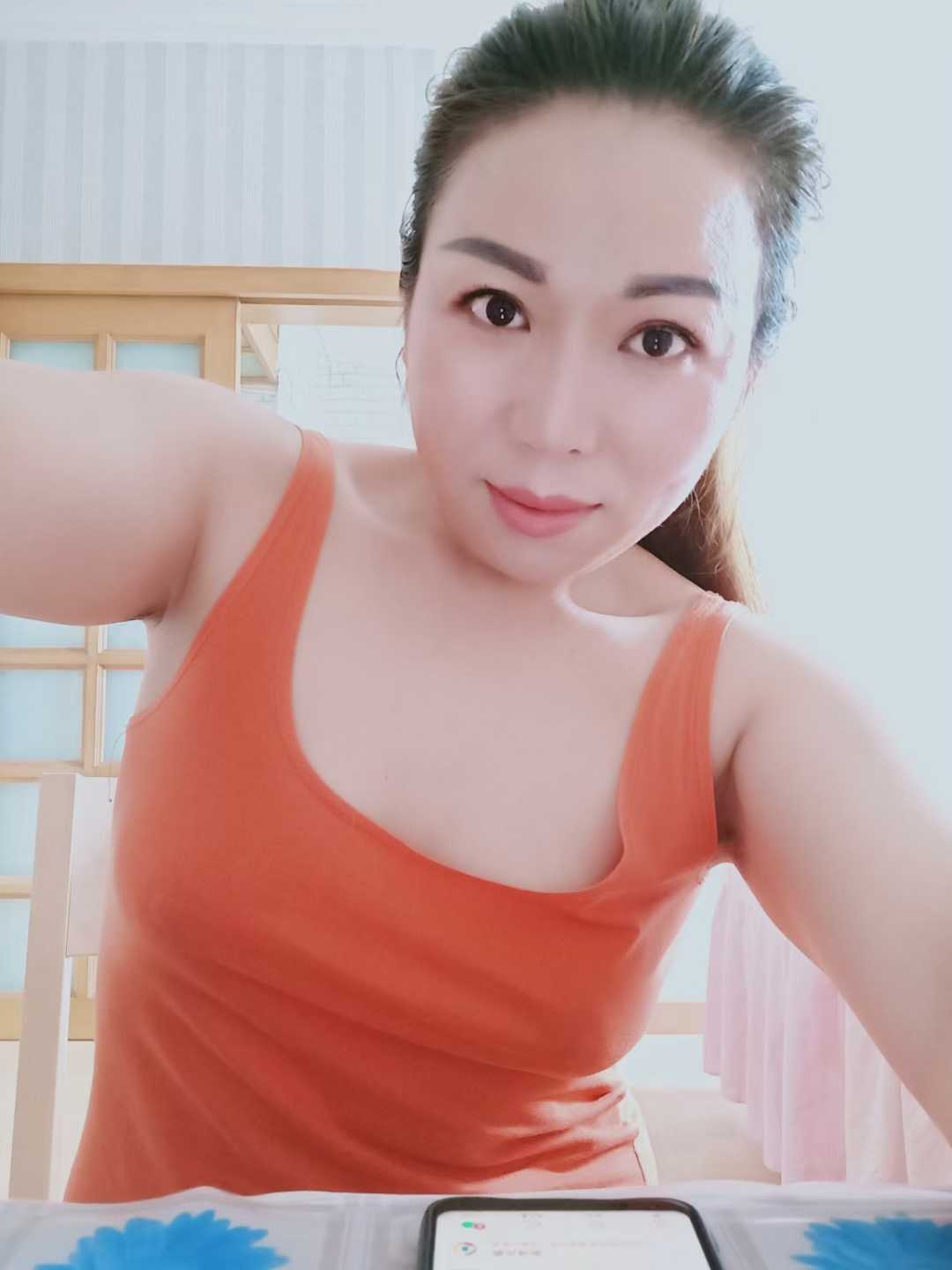 朝阳 惠新西街北口少妇