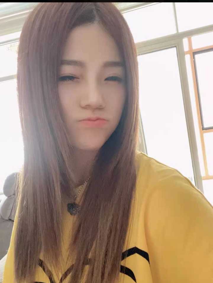 可爱温柔的小小妹妹