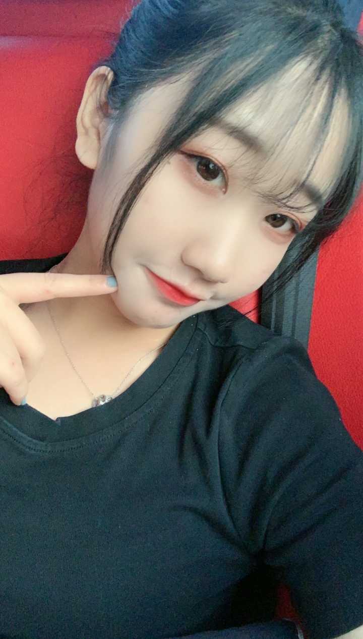 19岁小嫩妹，姿势随意开发