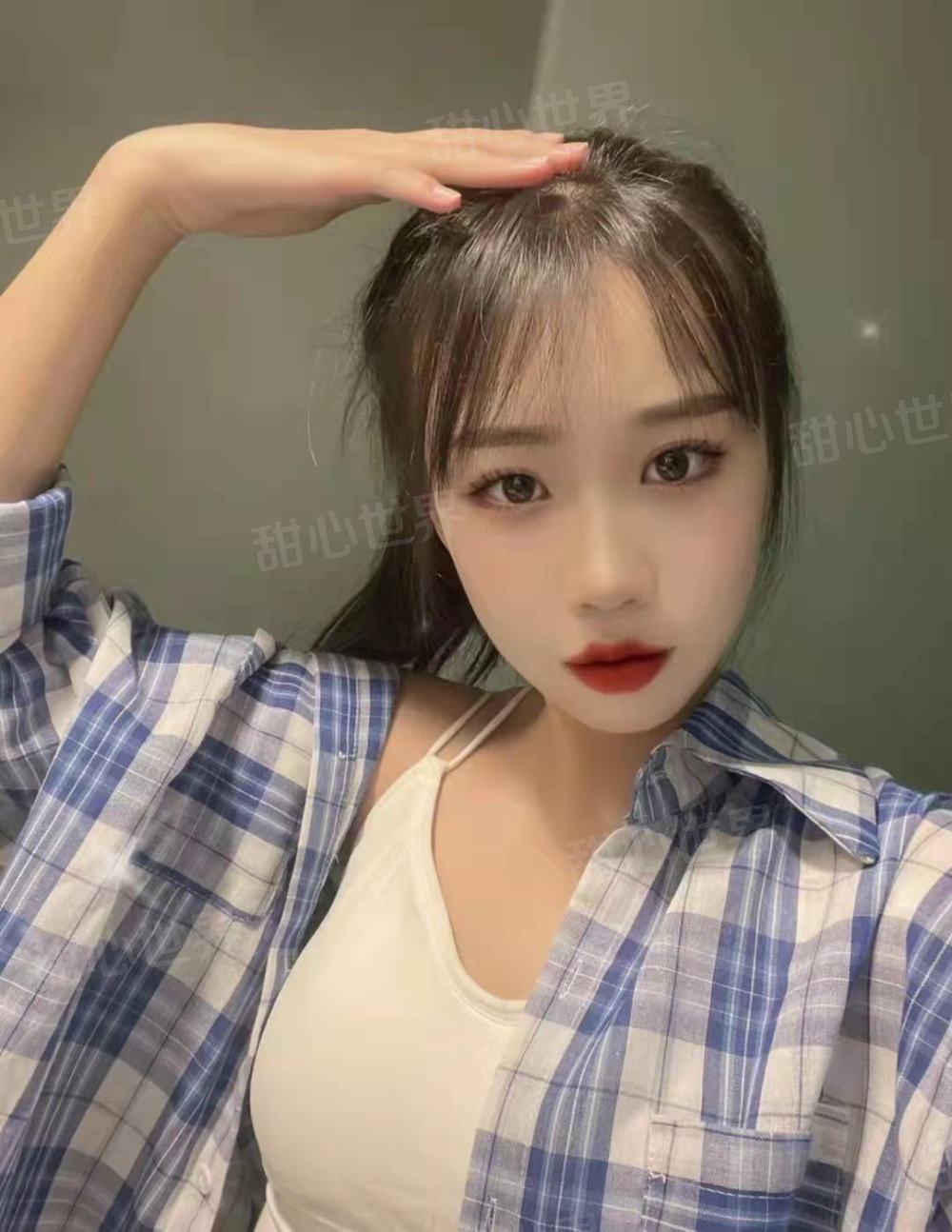 年轻嫩妹儿，风Sao十足