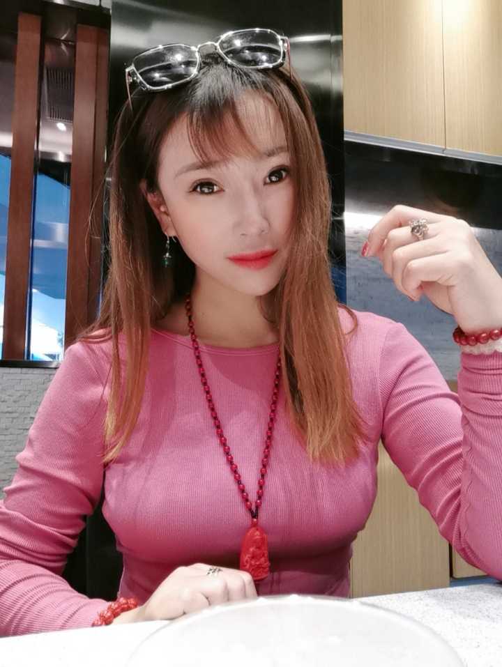 项目多，服务型妹子