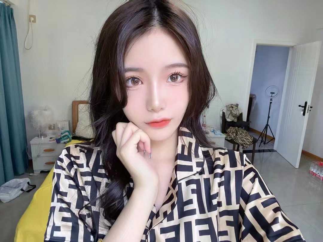 天然大胸泡芙mm