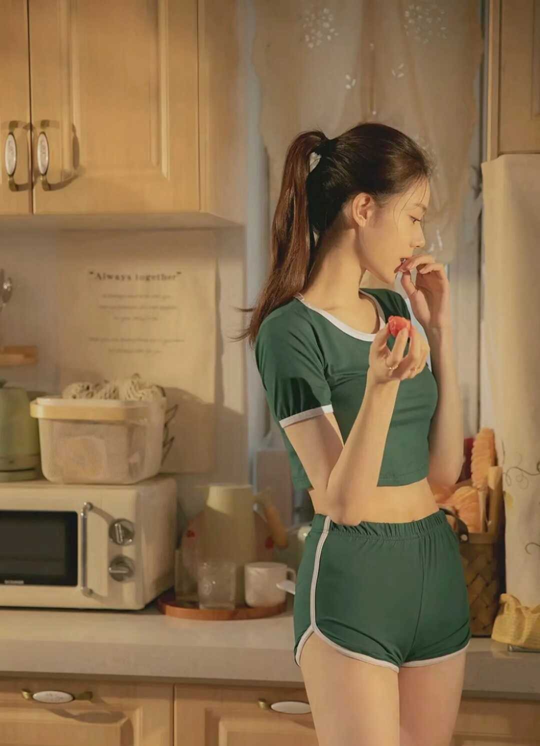 姑苏世贸广场新人04刚下海妹妹