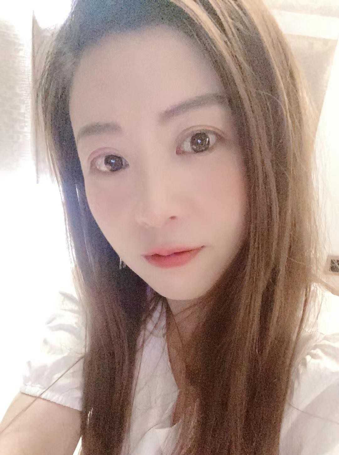 少妇小芳，主动，浪，容易湿