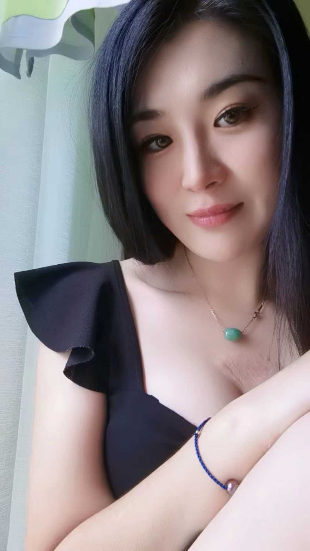 性格外向服务周到，靠谱个人诚信