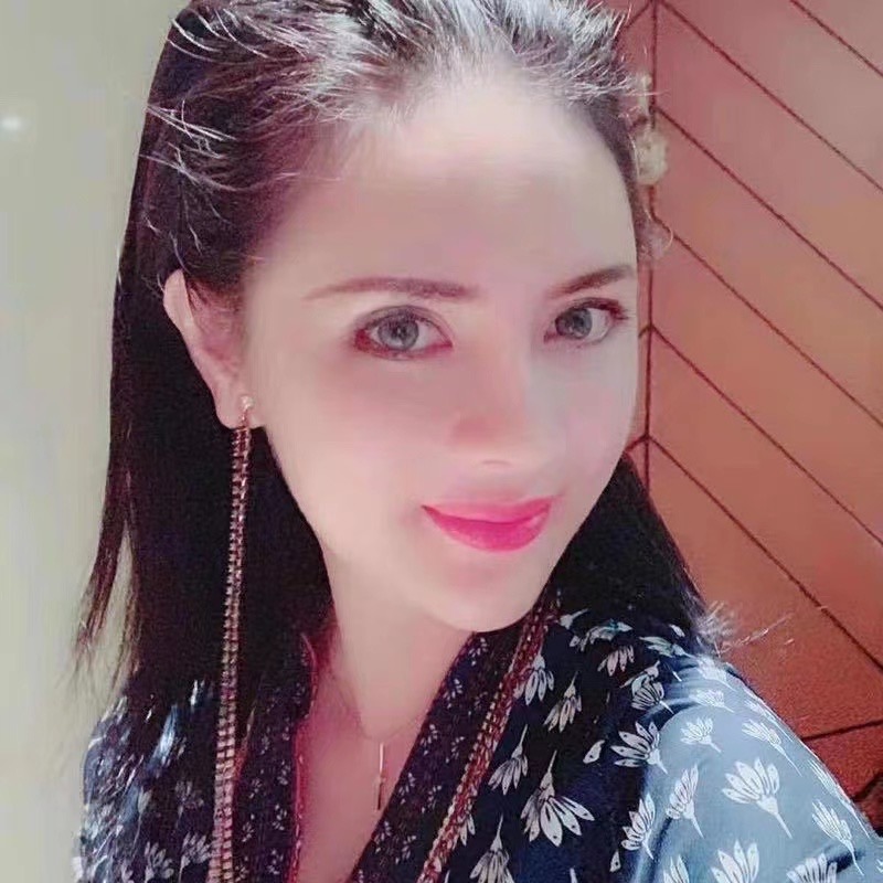 南山的大波混血妹妹