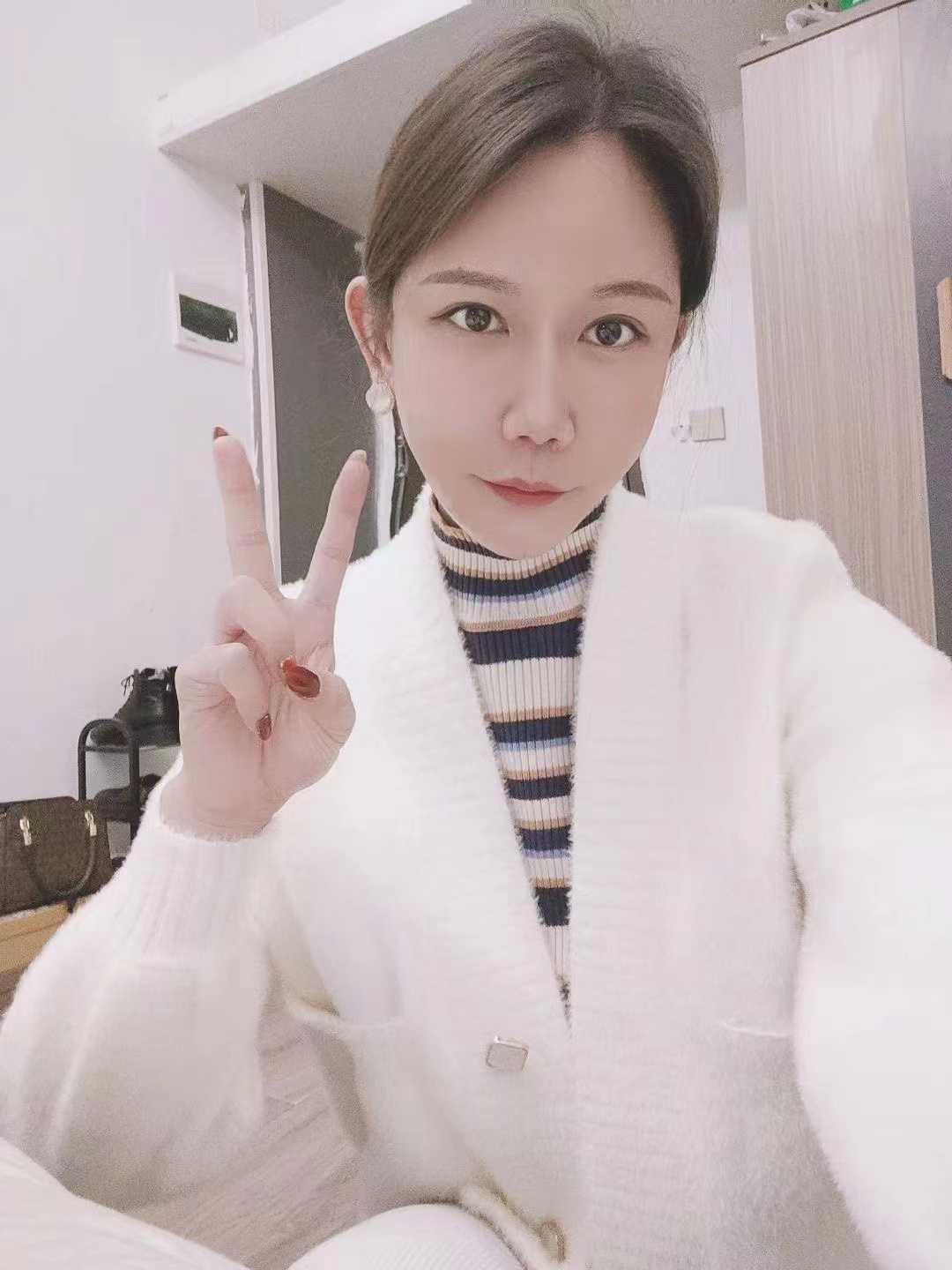 人美b嫩，值得返食