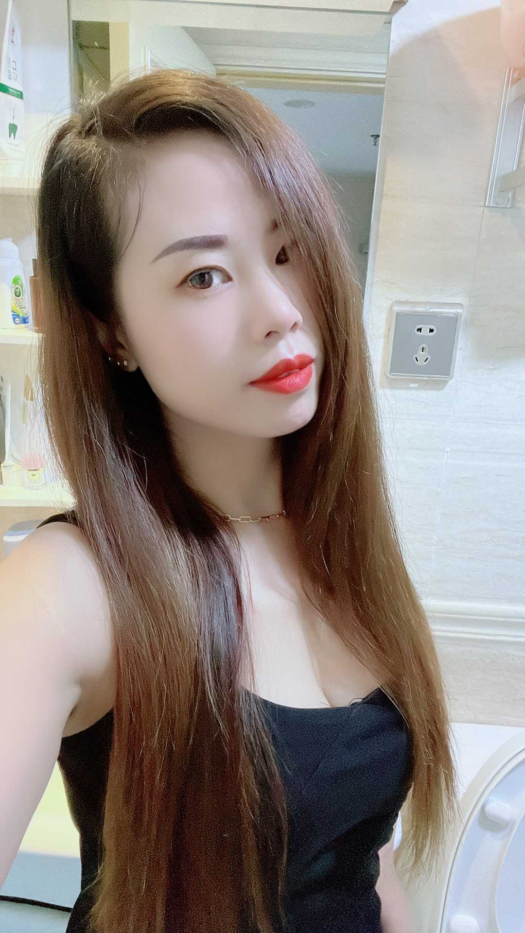 佛山禅城区极品身材的重庆妹子 胧月