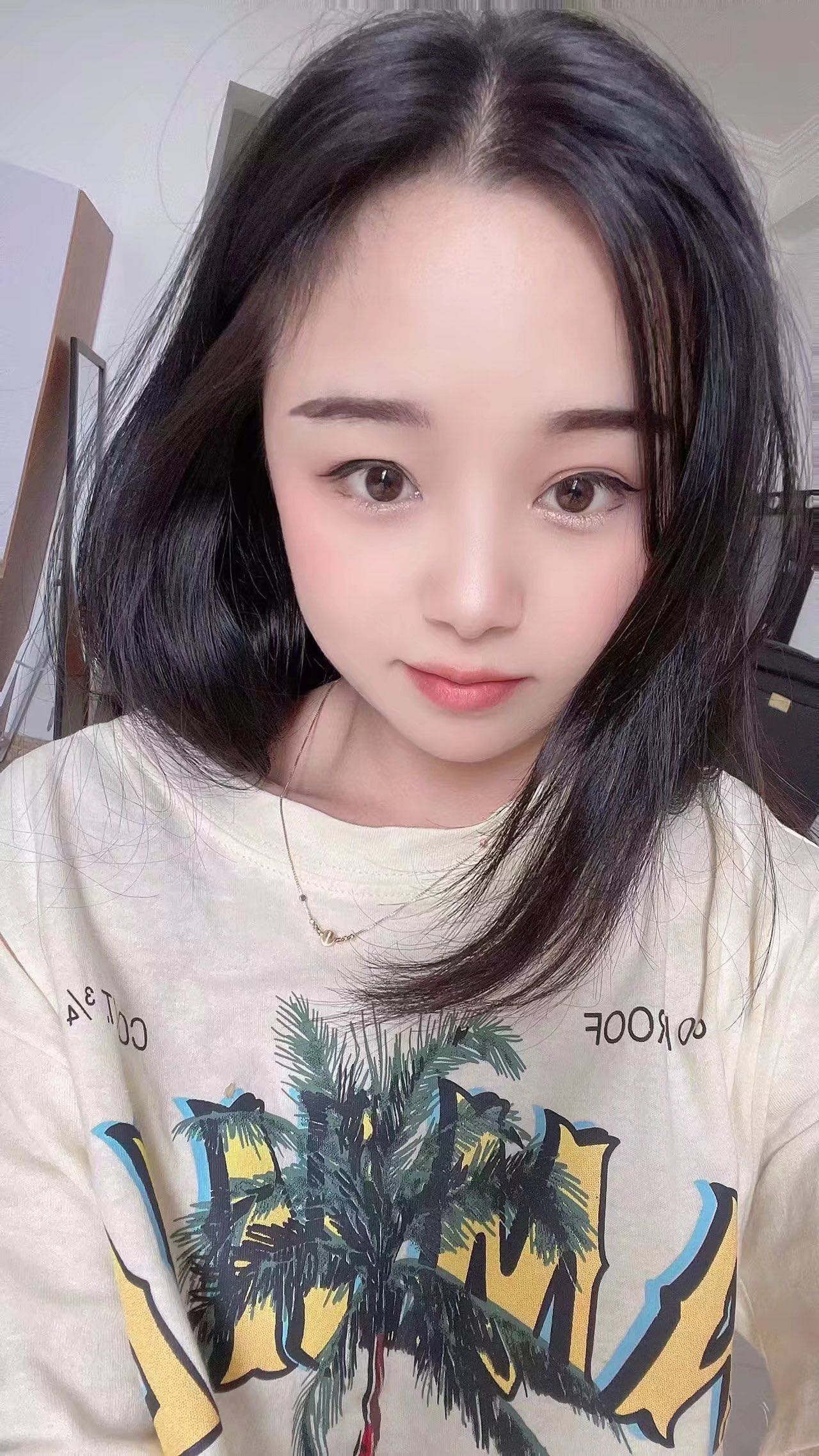 草房圣地的妹子