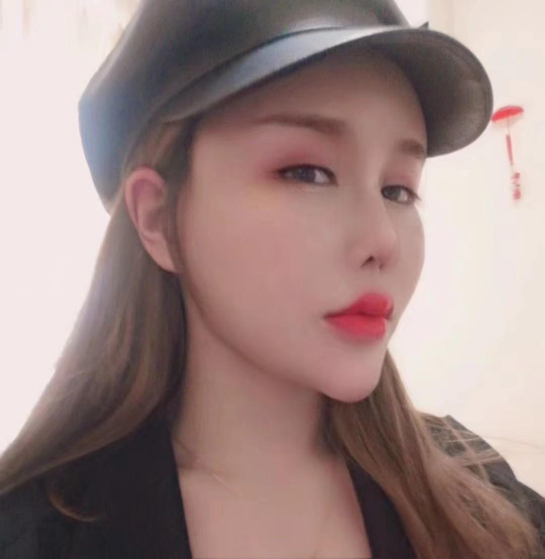 大胸大屁股的mm