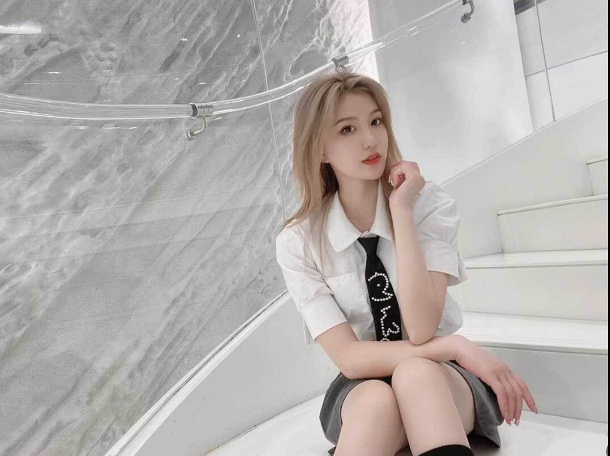 朝阳区清纯美女初下水